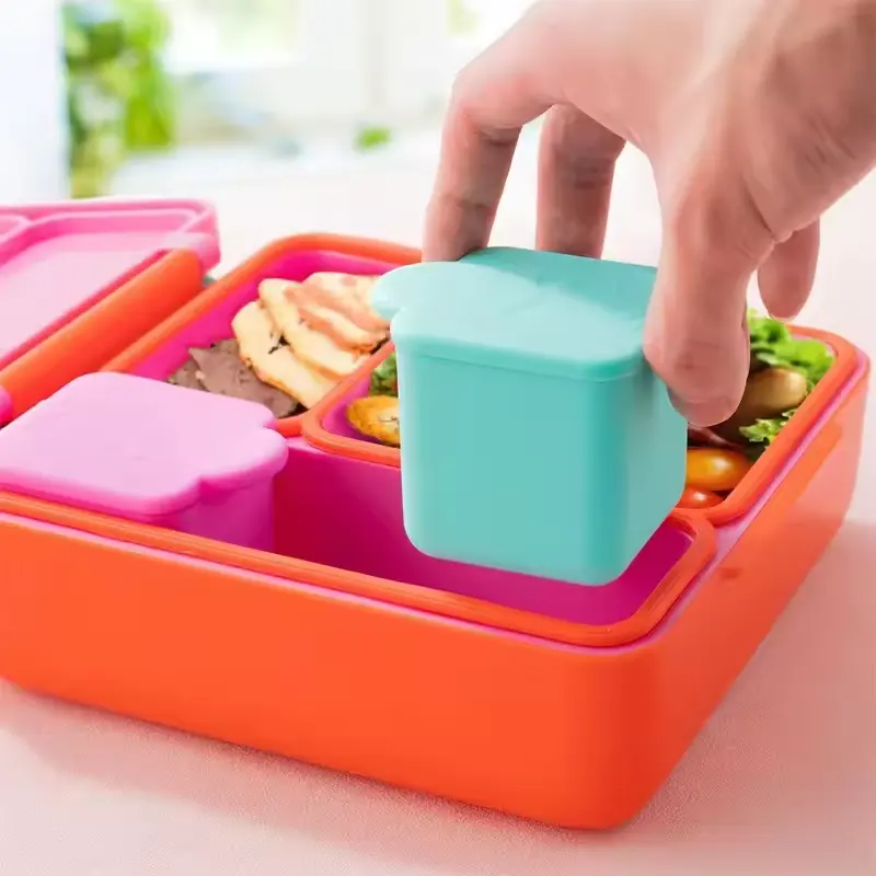 Cute New style silicone salad sauce container cartoon with sauce lid for kid lunch fruit condiment split box Snack container