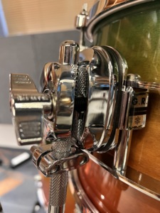 Base Esagonale Serie 9 Compatibile con Supporto per Grancassa da 12,5 Pollici con Finitura Cromata Consegna Diretta dal Produttore. - Product Image 1
