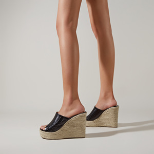 Mules compensées à plateforme peep toe avec semelle en paille en cuir PU pour femme – Chaussures d'été rehaussantes - Product Image 2
