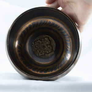 Ciotola di rame tibetana fatta a mano dell'himalaya di nuovo arrivo ciotola di canto tibetana di alta qualità e martellata per la meditazione di Yoga calmante - Product Image 3