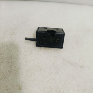 Ensemble de loquet de cabine d'excavatrice Hyundai HX60W 71M8-01091 Pièce de verrouillage d'origine - Product Image 2