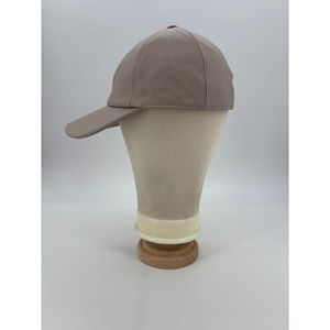 Gorra de Béisbol de Cuero Beige Hecha en Italia - Product Image 2