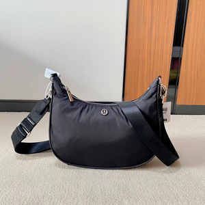 Bolso de Hombro Mini Impermeable de PU para Mujer City Essentials, Nuevo Bolso Bandolera Casual con Diseño Floral - Product Image 3