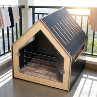 2026 Neues Design Umweltfreundliches Holz-Welpenhäuschen mit Dreieckiger Gestreifter Tür, Modische Indoor-Hundebox, Katzenhaus, Hundebett, Haustierheim