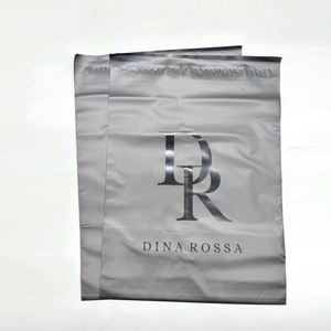 Enveloppes d'expédition en polymailleur biodégradable noir mat avec logo personnalisé, sacs d'expédition pour vêtements, sacs d'emballage pour vêtements - Product Image 5
