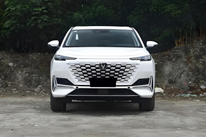Meilleures ventes de UNI-K Changan d'<span class=keywords><strong>occasion</strong></span> <span class=keywords><strong>Voiture</strong></span> gauche automatique AWD Dark R21 Caméra arrière essence Sièges électriques en cuir Caractéristiques panoramiques - Product Image 2