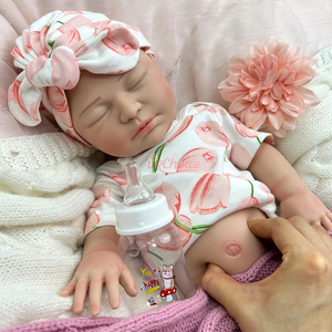 Poupée Reborn de 22 pouces en silicone platine lavable, avec des doigts mobiles et des sourcils peints, pour le confort des bébés et la pratique en crèche - Product Image 3