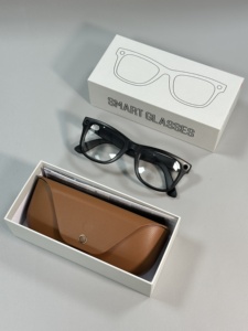 Gafas Inteligentes HD5 Ultra con Traducción por IA, Cámara de 8MP, Diseño Ligero de 35g, Control Táctil WiFi, IP65 a Prueba de Polvo y Agua - Product Image 5