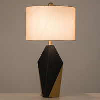 Lámpara de Mesa Moderna de Diseño Bicolor con Luz LED Cálida Blanca, Construcción de Hierro para Sala de Estar, Luz Decorativa de Lujo