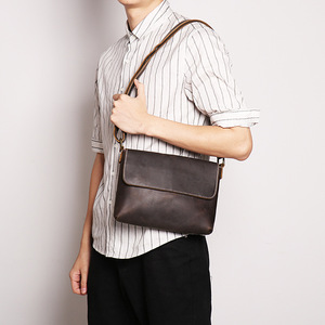 กระเป๋าผู้ชายมินิมอลสำหรับใส่ iPad หนังแท้ลาย Crazy Horse สไตล์เรโทร สะพายไหล่/สะพายข้าง ขายส่งจากโรงงาน - Product Image 5