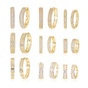 Joyería CM de Oro de 14k al Por Mayor, Latón Chapado en Oro, Zirconia Cúbica de Moda, Aretes de Aro Grande para Mujer, Arracadas Huggie, Pendientes <span class=keywords><strong>Cuff</strong></span> - Product Image 1