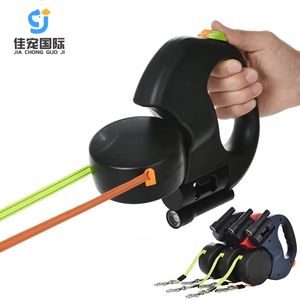 Correa Doble Ajustable para Dos Perros con Luz, Patrón Sólido, Retráctil, Accesorios Sostenibles para Mascotas - Product Image 1