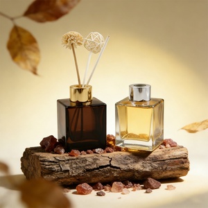 Bouteille en verre ambré moderne 50 ml 100 ml 150 ml 200 ml – Diffuseur de parfum vide carré avec bâtonnets et boîte pour une ambiance raffinée - Product Image 2