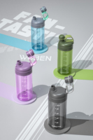 Bouteille de 650 ml de qualité alimentaire avec bouchon anti-poussière, paille, bec verseur anti-fuite et système de verrouillage pour boire directement lors d'activités de plein air et de camping