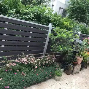 Listello a doghe di alta qualità giardino domestico traliccio in wpc recinzione per venature del legno in wpc per esterni