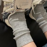 Chaussettes mi-mollet pour femmes gris blanc rayures verticales Simple Double aiguille Ins mince couleur unie longueur d'équipage pour l'automne