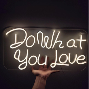 Letrero Acrílico con Letras de Neón para Salón de Belleza con Iluminación Suave y Elegante - Product Image 2