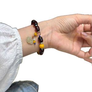 Pulsera de una sola hebra con fecha de ámbar de sangre natural con Hetian <span class=keywords><strong>Jade</strong></span> 8mm Acentos de cera de abejas de mineral crudo Artesanía de cristal hecha a mano - Product Image 4