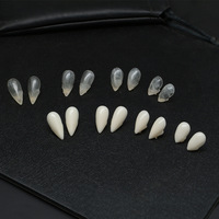 Fausses dents de vampire en résine avec colle solide, costume de fête, accessoire de décoration, 1 paire