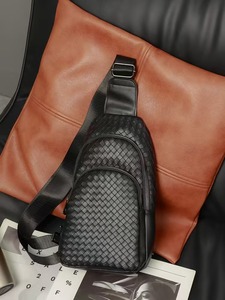 Tùy Chỉnh PU Da Người Đàn Ông Của Giản Dị Túi Messenger Phong Cách Cổ Điển Crossbody Vai Túi Nút Thêu Thư Biểu Tượng Mùa Xuân - Product Image 5