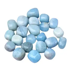 Pedras de cristal de água-marinha caídas em massa, pedras preciosas de quartzo polidas em forma irregular, pedras de cura da Wicca Reiki