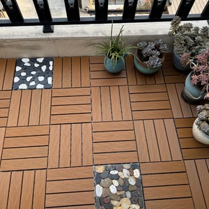 Dalles <span class=keywords><strong>de</strong></span> terrasse en WPC écologiques, revêtement <span class=keywords><strong>de</strong></span> sol extérieur en composite imitation bois <span class=keywords><strong>de</strong></span> teck pour jardin, terrasse, <span class=keywords><strong>piscine</strong></span> - Product Image 1