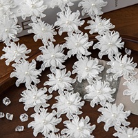 Dentelle florale 3D blanche double couche brillante en polyester brodée de sequins et de perles de 4 cm pour vêtements, pinces à cheveux et corsages faits main DIY
