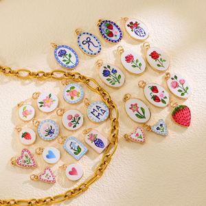 สร้อยคอจี้รูปดอกไม้ชุบทอง 18K สแตนเลส ไม่ลอกสี - Product Image 1