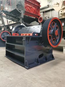 מחיר מכונה נייד לסת ניידת באיכות גבוהה מחיר עבור מפעל ריסוק אבן עם רכיבים ליבה מנוע ונושאים - Product Image 6