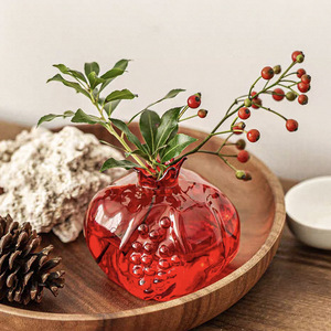Vaso a Forma di Melagrana in Vetro Rosso Stile Cinese, Realizzato a Mano, Lussuoso Design Neoclassico per Fiori Idroponici - Product Image 3