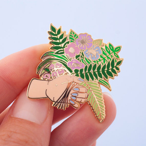 Broche en alliage de zinc plaqué argent/or en forme de branche de cerisier de différentes tailles pour une adorable épingle en émail personnalisée Sakura - Product Image 3