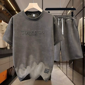 Conjunto de 2 piezas para hombre, camiseta holgada informal de manga corta y pantalones cortos, ropa deportiva diaria a la moda - Product Image 2