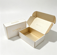 Boîte à courrier ondulée de luxe avec estampage à chaud, logo personnalisé, boîte cadeau en papier blanc et or pour cosmétiques, bijoux, emballage de produits haut de gamme