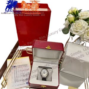 Coffret Cadeau Montres Bracelet Femme 4 Pièces Montre à Quartz avec Chaîne de Main Style Affaires Tendance Vente en Gros Cartiers - Product Image 5