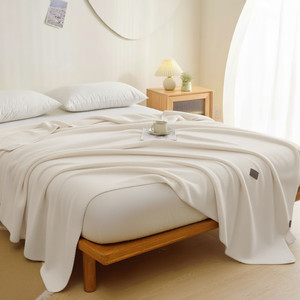 ผ้าห่มขนแคชเมียร์เทียมหรูหราทันสมัย100% โพลีเอสเตอร์ลวดลายทึบทอสีขาวกำหนดขนาดได้เองสำหรับห้องนั่งเล่นโซฟาโรงแรม - Product Image 5