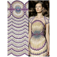 Tissu en dentelle à sequins à motif éventail dégradé, broderie perlée de qualité supérieure sur maille pour robe de soirée haut de gamme européenne, robe de mariée et couture