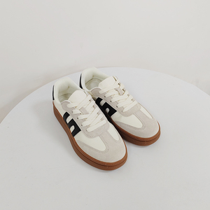 Chaussures de skate rétro légères pour femmes, à lacets, amorties, semelle épaisse, idéales pour les femmes. - Product Image 2