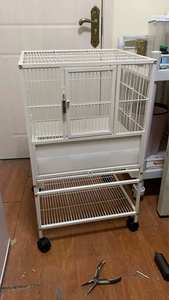 Fabricant <span class=keywords><strong>de</strong></span> <span class=keywords><strong>cage</strong></span> à oiseaux en métal <span class=keywords><strong>de</strong></span> haute qualité <span class=keywords><strong>cage</strong></span> <span class=keywords><strong>de</strong></span> <span class=keywords><strong>transport</strong></span> canari Grande <span class=keywords><strong>cage</strong></span> à oiseaux d'élevage avec support roulant - Product Image 4