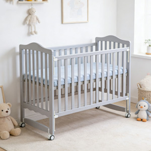 Cuna de madera de pino al por mayor con laterales ajustables y ruedas para bebés de 0 a 3 años, estándares EN71/ASTM - Product Image 2