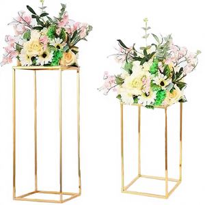 Centro de Mesa Rectangular de Metal Dorado de Alta Calidad para Bodas y Fiestas - Product Image 4