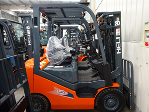 Heli h3 סדרת סולר מלגזה משאית 1.5ton cpc15 ce iso אישית משמרת בצד התאמת מזלג - Product Image 6