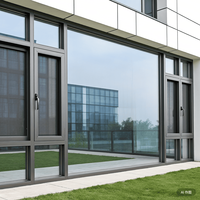 Fenêtres à battants modernes de luxe en alliage d'aluminium, double vitrage trempé, conception anti-ouragan, persiennes extérieures pour salle de bain