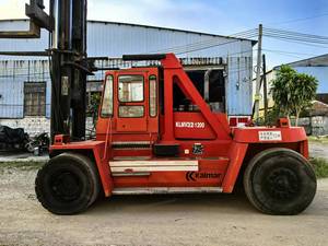 Chariot élévateur diesel d'occasion Kalmar TCM FD300, 30 tonnes, pour levage de conteneurs et palettes - Product Image 3