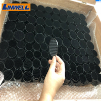 Persienne à noyau en nid d'abeille en aluminium noir Brossé Lampes LED anti-éblouissement utilisées avec cadre noir Noyau en nid d'abeille en aluminium perforé