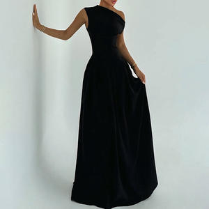 فستان سهرة جديد لعام 2026 بتصميم مطوي وعصري بلون موحد وياقة غير متماثلة وقصة ضيقة وتنورة واسعة - Product Image 3