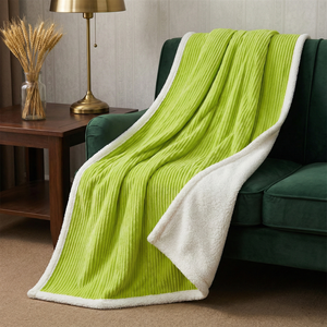 Venta al por mayor de ropa de cama de lujo para mascotas: Manta de franela acanalada 3D suave y duradera para cama de perro, gato, caseta o como cubierta de colchoneta. - Product Image 1