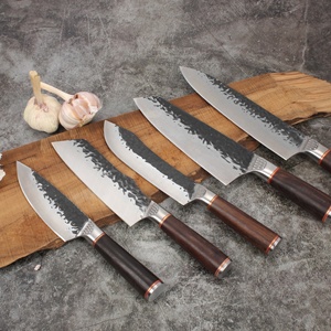 <span class=keywords><strong>Set</strong></span> Professionale di 5 <span class=keywords><strong>Coltelli</strong></span> <span class=keywords><strong>da</strong></span> Chef per Disossare in Acciaio Inox con Lama Martellata e Manico in Legno di Mogano Forgiato - Product Image 1