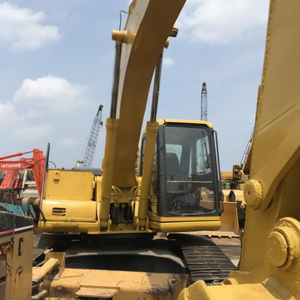 Excavadora Komatsu PC220-6 Usada, 22 Toneladas de Peso Operativo, con Motor, Caja de Cambios y PLC para Construcción y Minería - Product Image 4