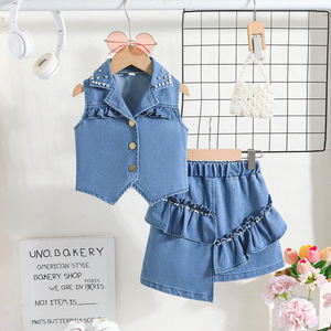 Nuovo Set 2 Pezzi in Denim per Ragazze 2026: Gilet con Volant e Gonna Corta Irregolare a Vita Alta - Outfit alla Moda - Product Image 1