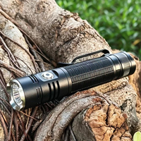 Lampe torche LED portable 1800 lumens pour la randonnée, le camping et l'escalade